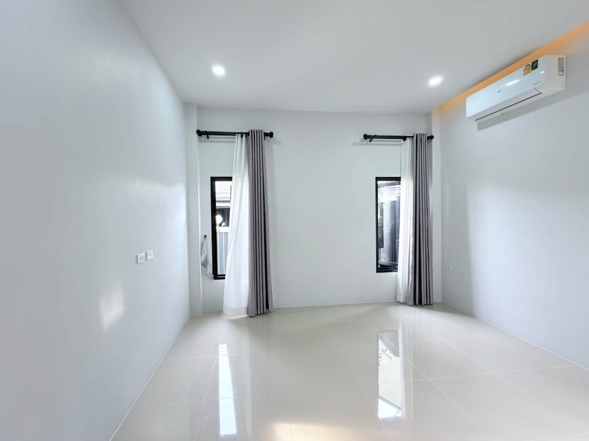 รูป บ้านเดี่ยวซอยสยามคันทรี่คลับ ใกล้อ่างเก็บน้ำมาบประชัน ทรงโมเดิร์นทันสมัย 3ห้องนอน 2ห้องน้ำ - รูปที่ 26/42