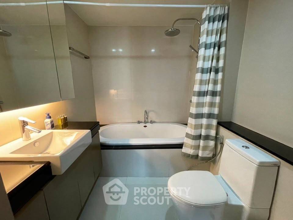 picture 200m To BTS Phloen Chit | 2-BR O2 Hip Condominium (ID 3322811) - 5/10