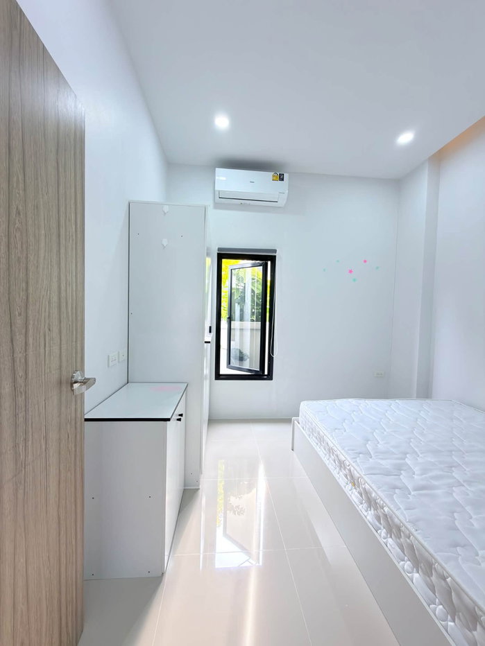 รูป บ้านเดี่ยวซอยสยามคันทรี่คลับ ใกล้อ่างเก็บน้ำมาบประชัน ทรงโมเดิร์นทันสมัย 3ห้องนอน 2ห้องน้ำ - รูปที่ 34/42
