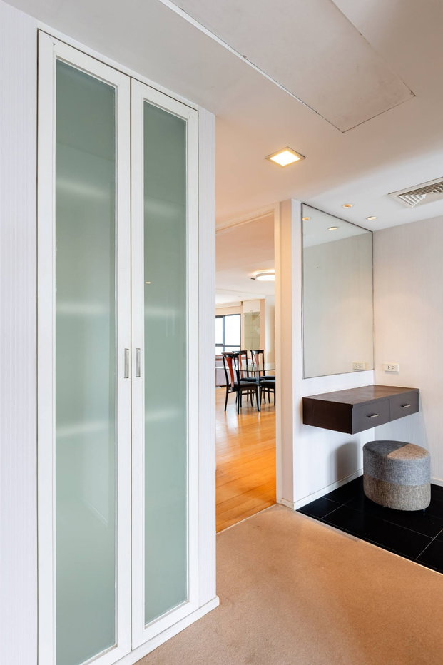 รูป ST786/ขาย คอนโดหรู Sathorn Gardens Condominium (สาธร การ์เด้นส์) ถนนสาทรใต้ ห้องใหญ่ระดับ Penthouse 230 ตร.ม. ชั้น 37 พร้อมที่จอดรถ 2 คัน - รูปที่ 11/25