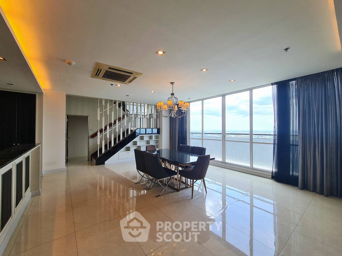 picture 300 Sqm 3-BR Condo At The Fourwings Residence (ID 3173186) - 11/34