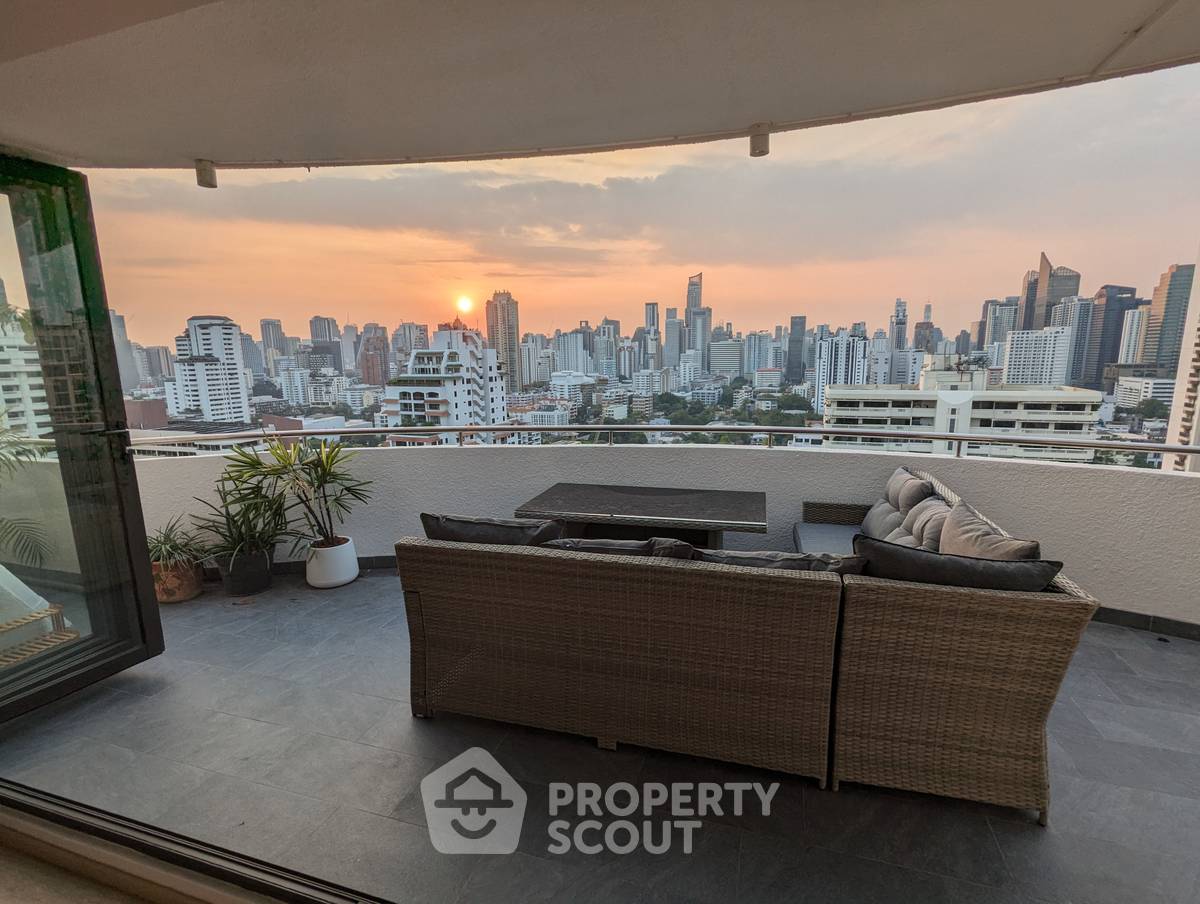 รูป 159 ตร.ม. 2 ห้องนอน ขายที่ Supalai Place Sukhumvit 39 ใกล้ BTS พร้อมพงษ์ (ID 3326479) - รูปที่ 9/9