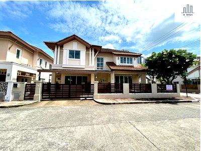 Houses for sale Bangkok : For Sale: Spacious 2-Storey Corner Detached House at Prinyada Chalongrat Village (72 Sq.w.), Along Ekamai-Ramintra Expressway | Beautifully Decorated 