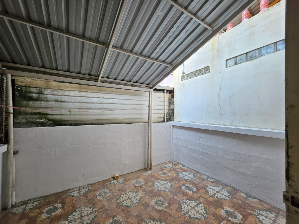 รูป ขาย ทาวน์โฮม หมู่บ้านสินทรัพย์นครการ์เด้น 19.80 ตร.ว. 4 ห้องนอน รีโนเวทใหม่ ราคา 2.1 ล้านบาท - รูปที่ 7/15