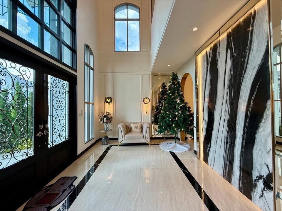 รูป ให้เช่าบ้านหรูระดับ Super Luxury - รูปที่ 3/30