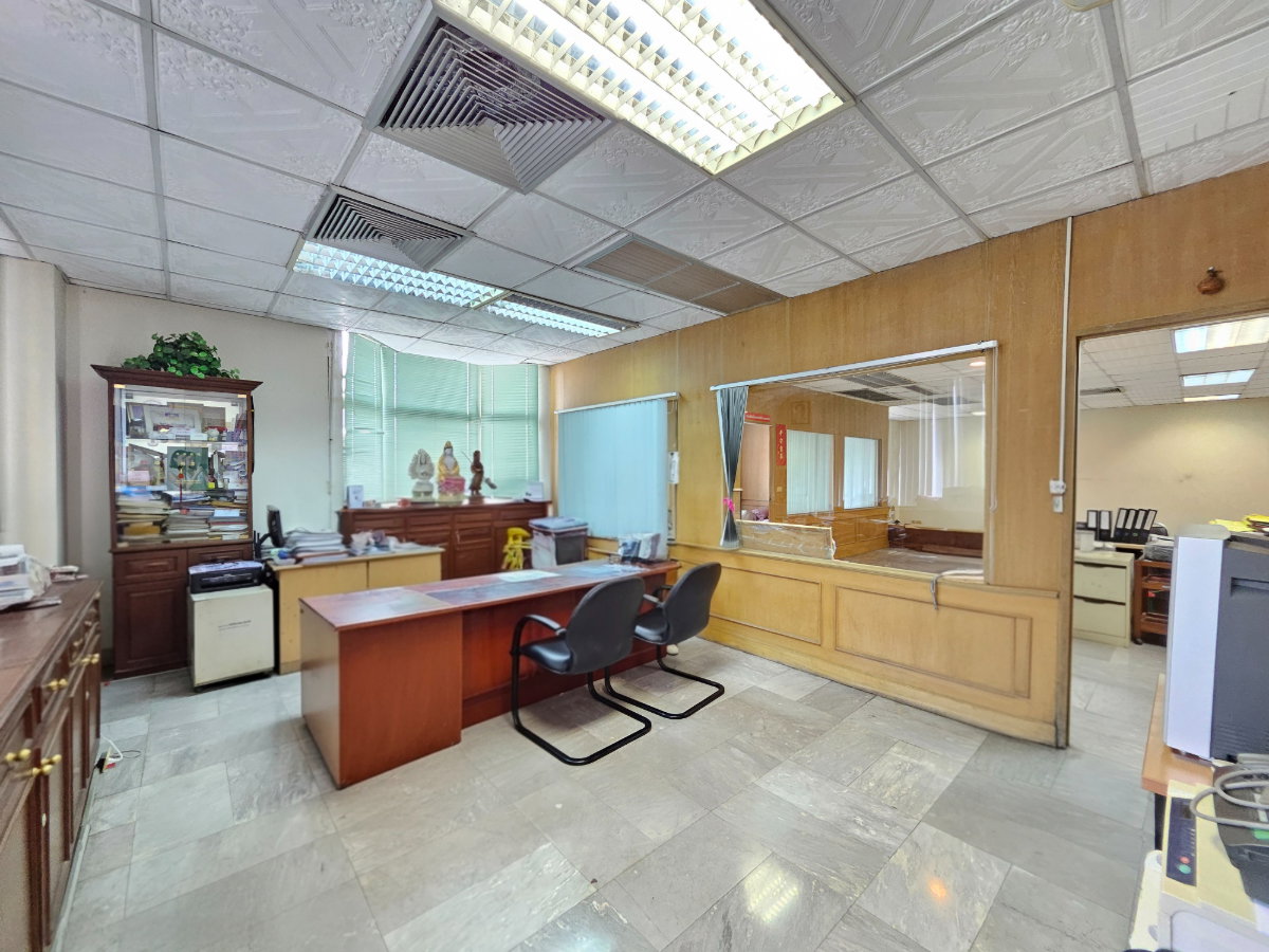 picture Office for sale at Royal Castle Pattanakarn Condominium - 12/16