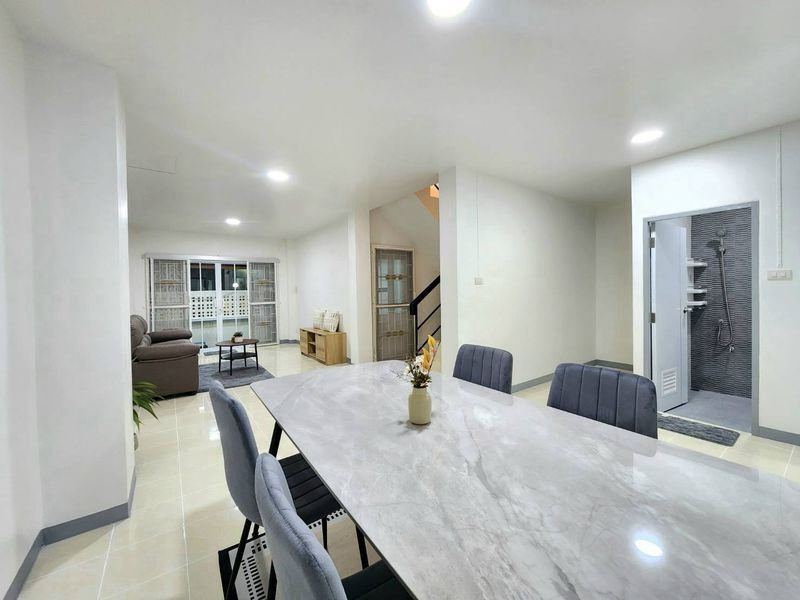 รูป ขายทาวน์โฮมรีโนเวทใหม่ ม.อิสเทิร์นแลนด์3 ศรีราชา - รูปที่ 8/20