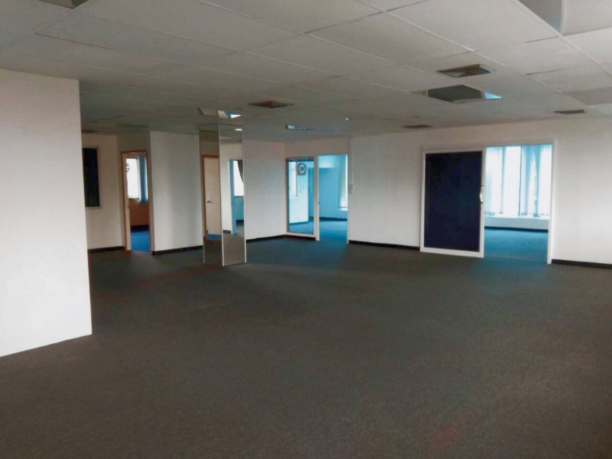 picture #OHR14 Office Space for Rent | THB 450/sq.m. 📍 280 m. from MRT Huai Khwang - 1/4