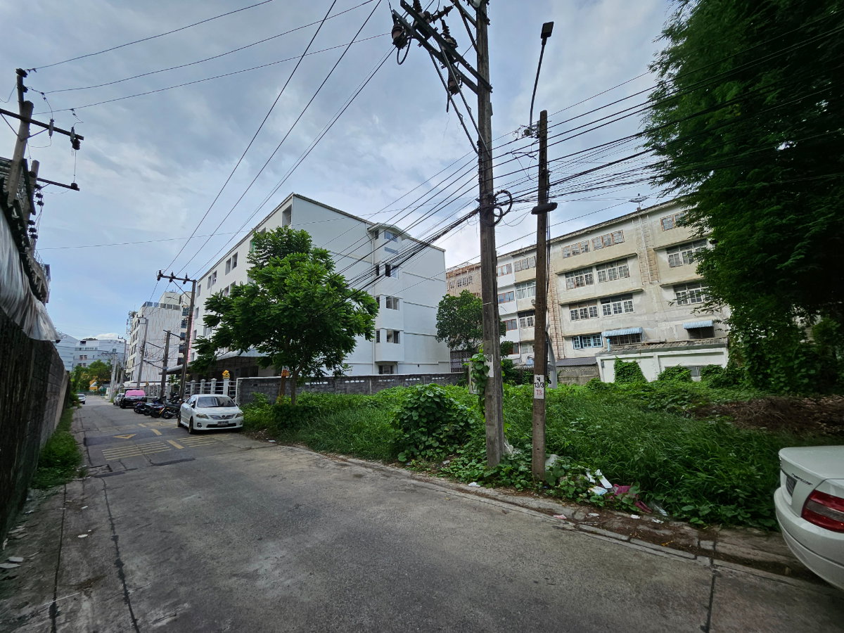 รูป ให้เช่า ที่ดินเปล่า รามคำแหง 65 ลาดพร้าว 122 ขนาด 141 ตร.วา เข้าออกได้หลายเส้นทาง ซอยมหาดไทย แยก15 เพียง 30,000/เดือน - รูปที่ 7/10