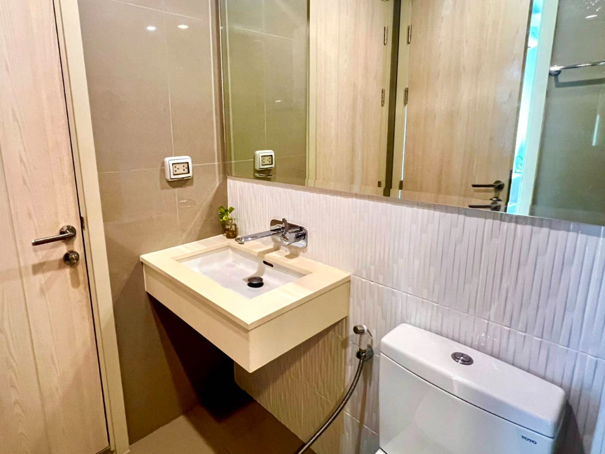 รูป ขายคอนโด High Rise 36 ชั้น 2 นอน 2 น้ำ 1 อาคาร + อาคารจอดรถ 8 ชั้น + 2 ชั้นใต้ สิ่งอำนวยความสะดวกในโครงการครบครัน อาทิ Grand Double Volume Lobby, - รูปที่ 11/23