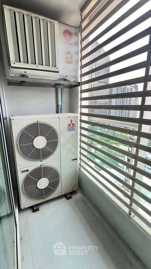 picture 2-BR Condo at Sukhumvit Living Town near MRT Phetchaburi (ID 3325966) - 10/12