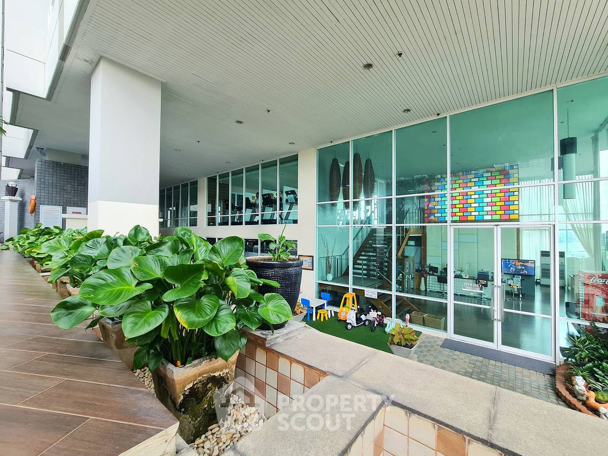 picture 300 Sqm 3-BR Condo At The Fourwings Residence (ID 3173186) - 34/34