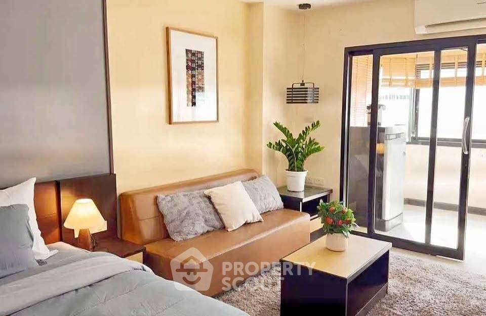 picture 1-BR Condo At Hillside Condominium 2 In Nimmanhaemin (ID 3325142) - 1/8