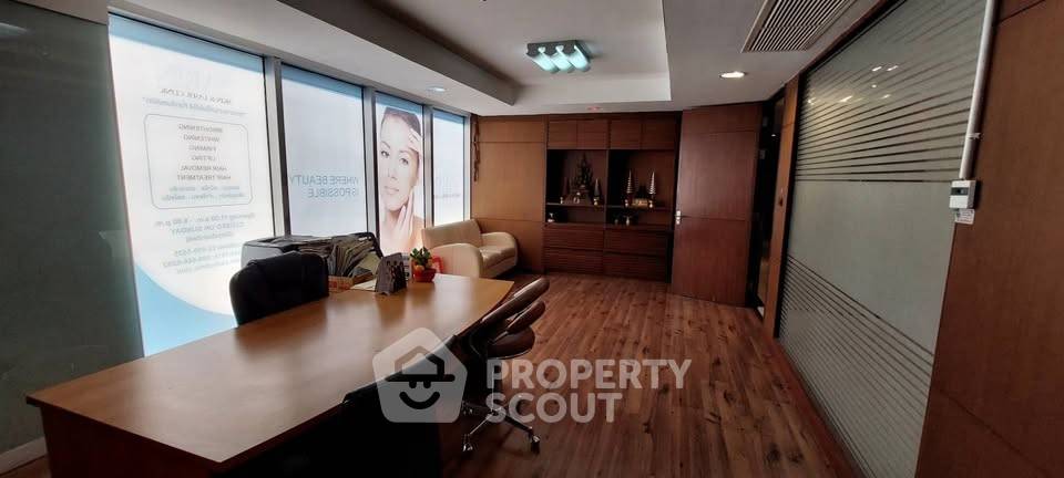 picture 10-BR 238 Sqm At Sarin Place Condominium Near BTS Ratchayothin (ID 3322866) - 11/12