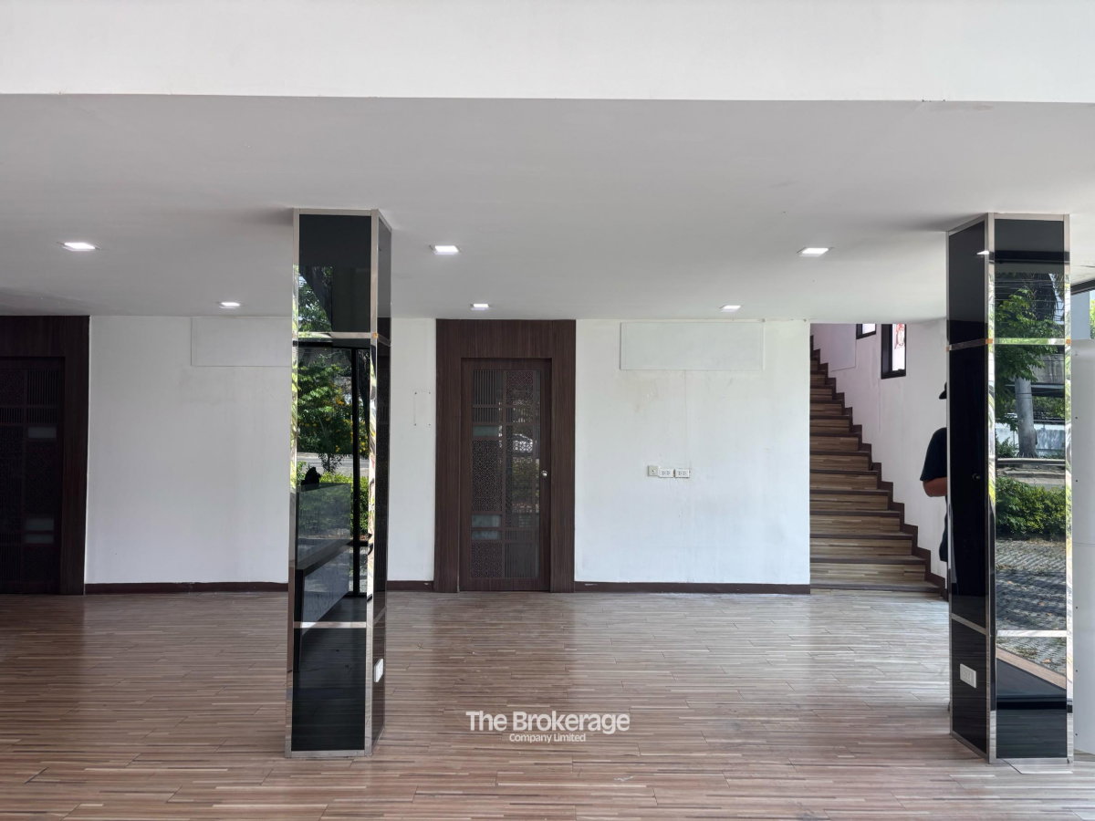 รูป ให้เช่าด่วน! อาคารพาณิชย์ 3 ชั้น ติดถนนประดิษฐ์มนูธรรม 3 ชั้น รวมดาดฟ้า 450 ตร.ม. 130,000 บาท ติดต่อไลน์ : @thebrokerage - รูปที่ 8/38