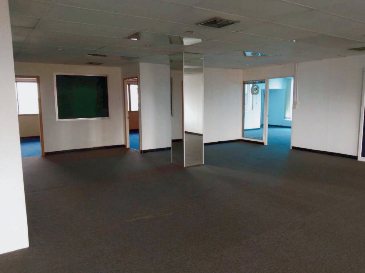 picture #OHR14 Office Space for Rent | THB 450/sq.m. 📍 280 m. from MRT Huai Khwang - 3/4