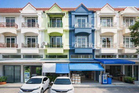 			near Thanommitr Market and Plearnary Mall 3.5 Storey Building 2beds 3baths. Watcharapol Sukhaphiban5 featuring 3baths 3phase electrical          
