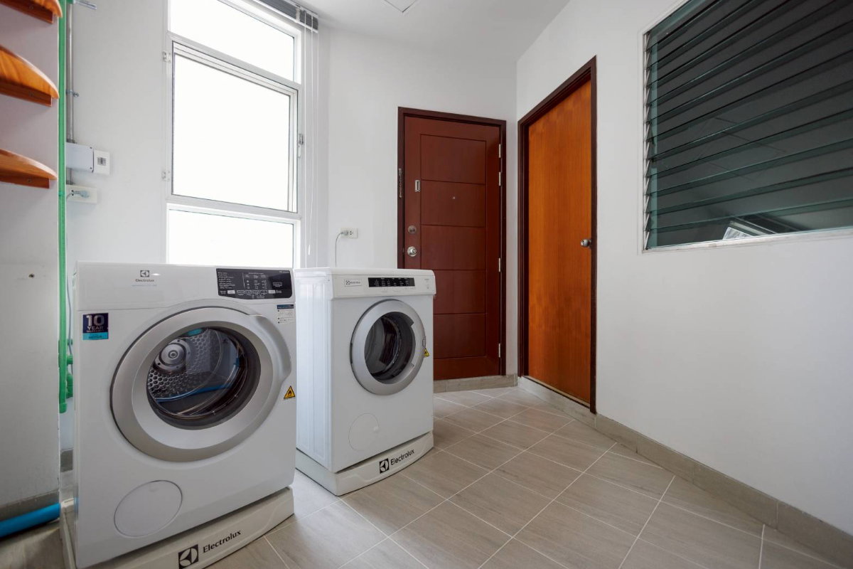 รูป ให้เช่าห้องชุด The Grand Sethiwan Sukhumvit 24 Penthouse 450 ตร.ม 4 นอน 5 น้ำ ชั้น 30 Full Furnished - รูปที่ 39/43
