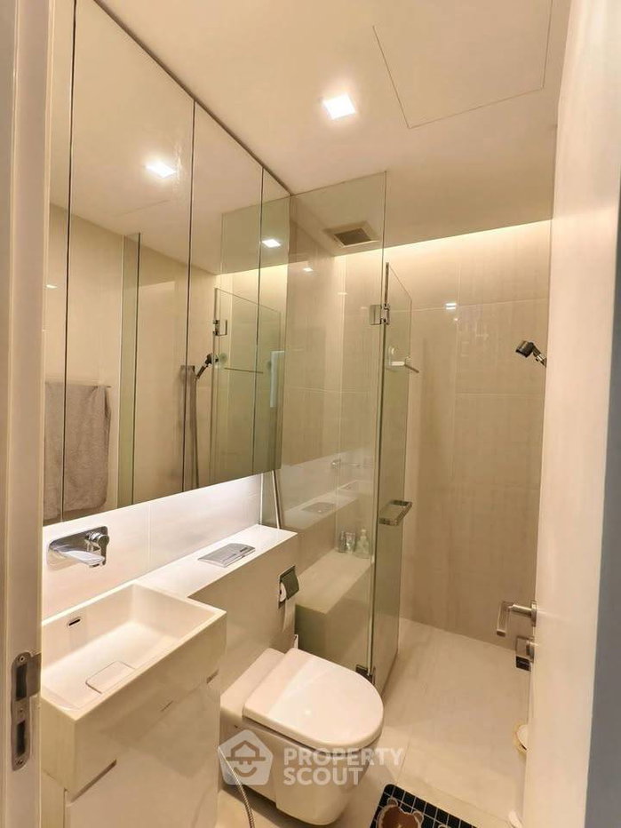 picture 100m To MRT Phahon Yothin | 38th-Floor 2-BR At The Saint Residences (ID 3323137) - 7/7