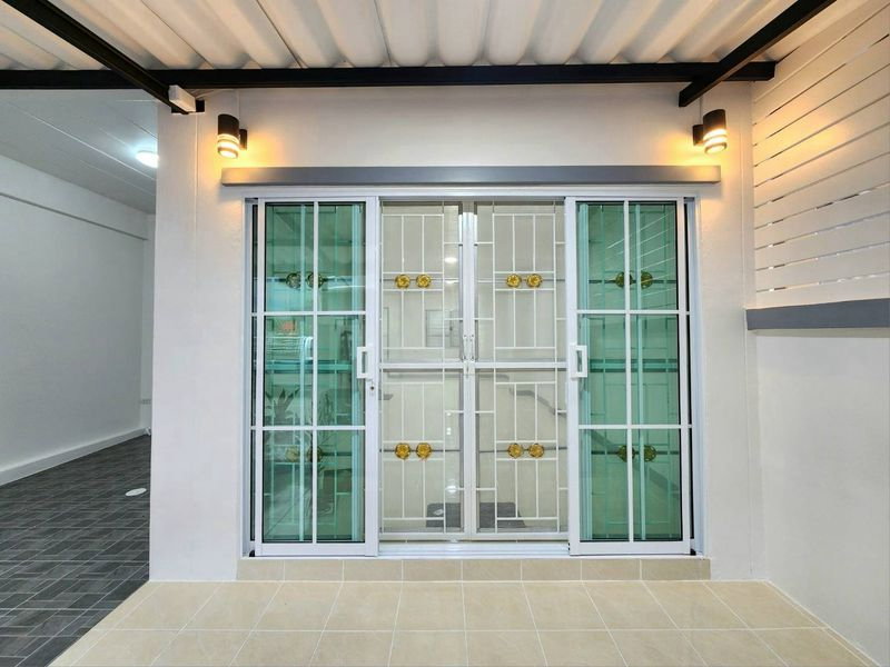 รูป ขายทาวน์โฮมรีโนเวทใหม่ ม.อิสเทิร์นแลนด์3 ศรีราชา - รูปที่ 3/20