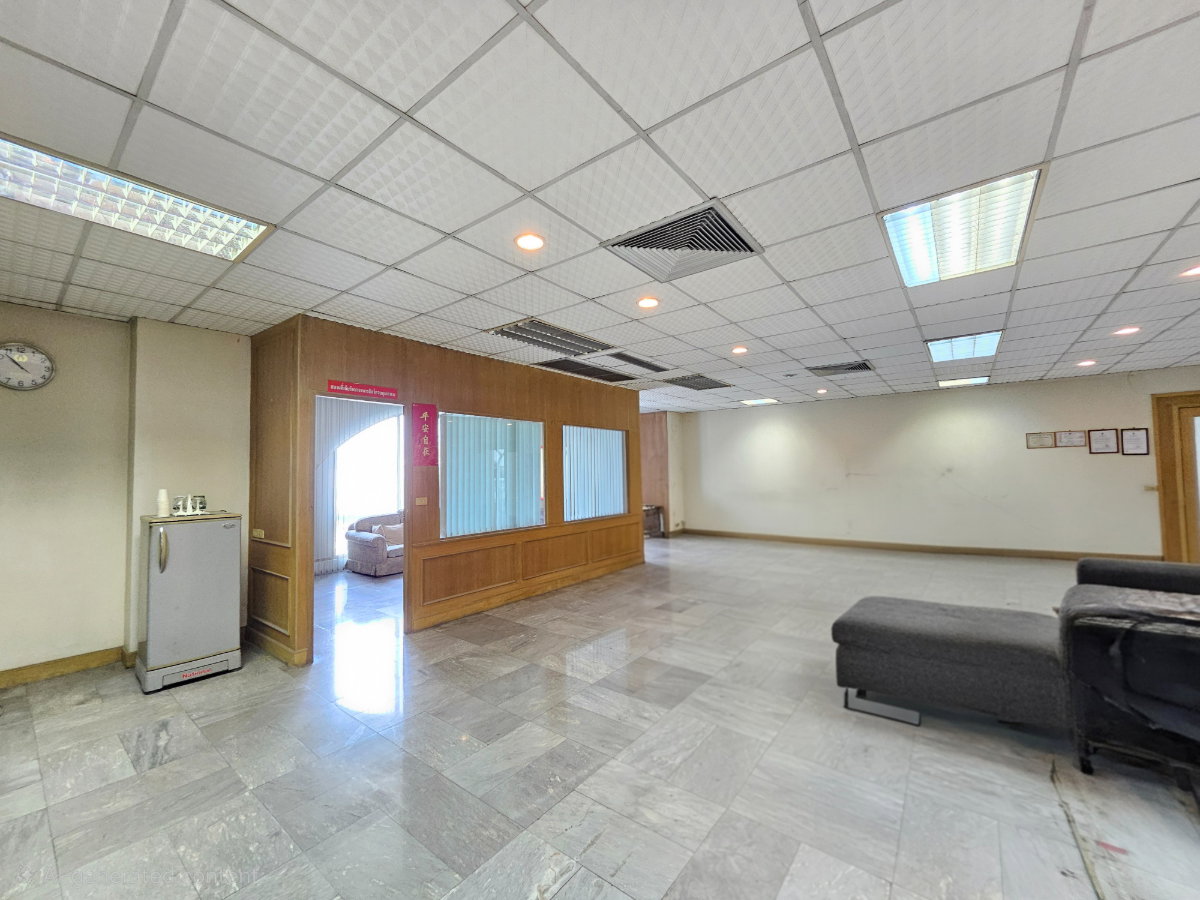 picture Office for sale at Royal Castle Pattanakarn Condominium - 13/16