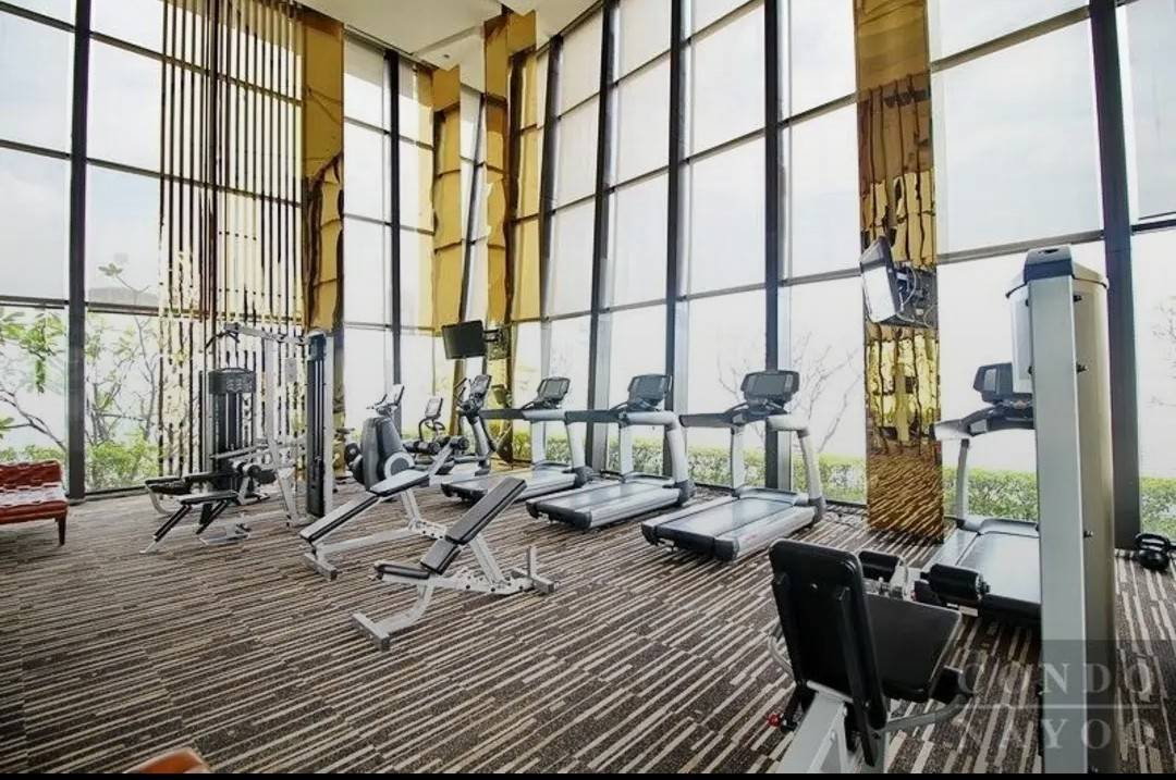 รูป ปล่อยเช่าห้องชุด Super Luxury ห้องสวยมาก วิวโล่ง สุขุมวิทแอเรีย 1 นอน 1 น้ำ พร้อมเฟอร์และเครื่องใช้ไฟฟ้า สิ่งอำนวยความสะดวกในโครงการ - รูปที่ 18/19