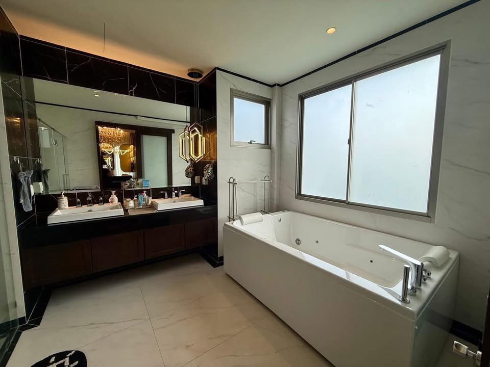 รูป ให้เช่าบ้านหรูระดับ Super Luxury - รูปที่ 15/30