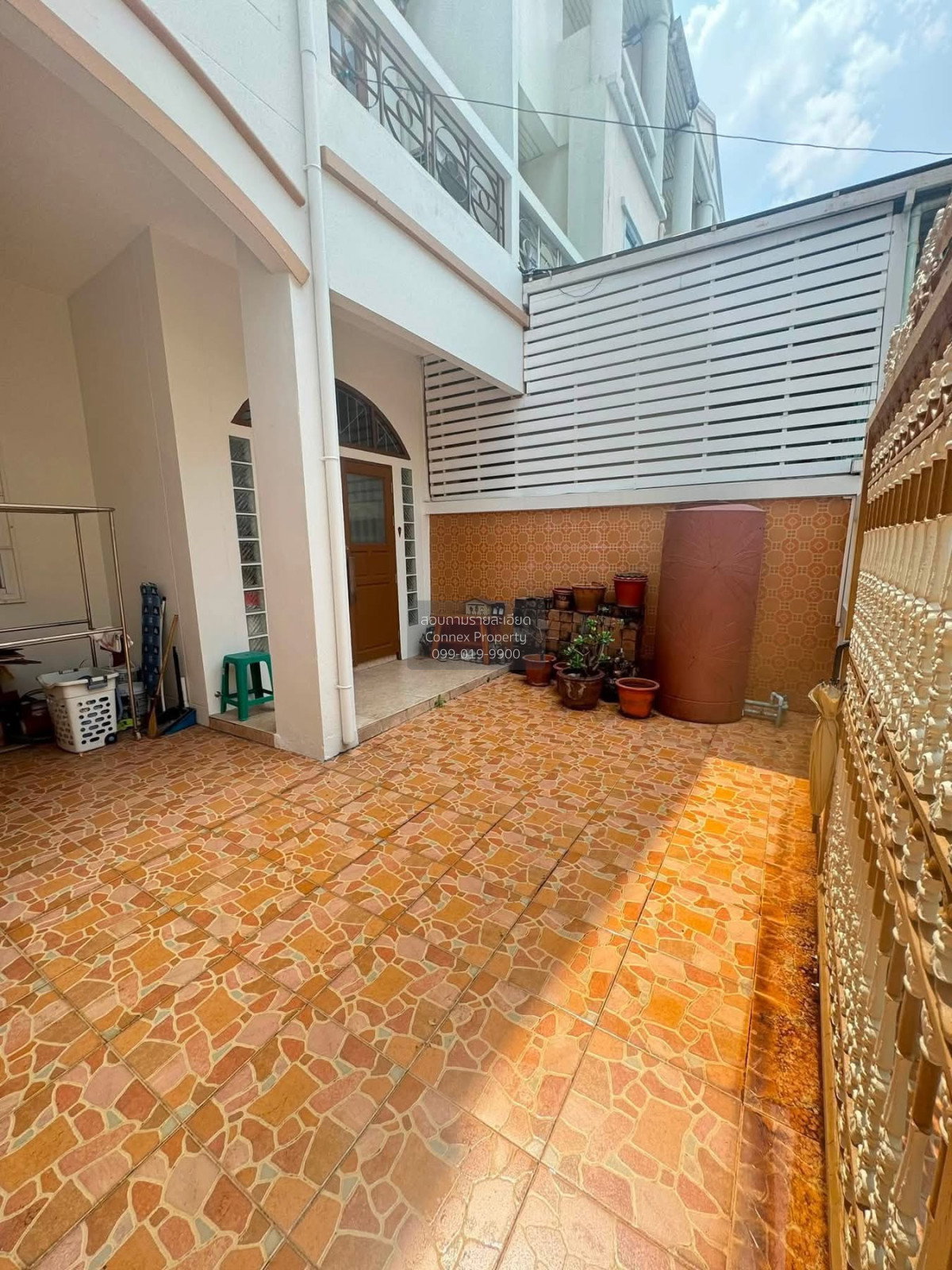 4-bed townhouse for sale, 110 sqm, 17 sq wah, Bangkok Yai