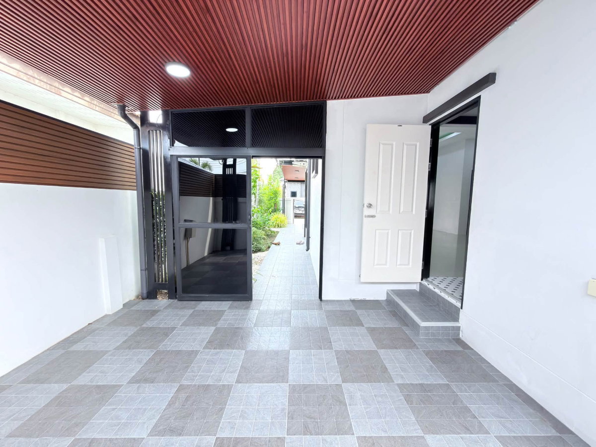 รูป บ้านเดี่ยวซอยสยามคันทรี่คลับ ใกล้อ่างเก็บน้ำมาบประชัน ทรงโมเดิร์นทันสมัย 3ห้องนอน 2ห้องน้ำ - รูปที่ 9/42