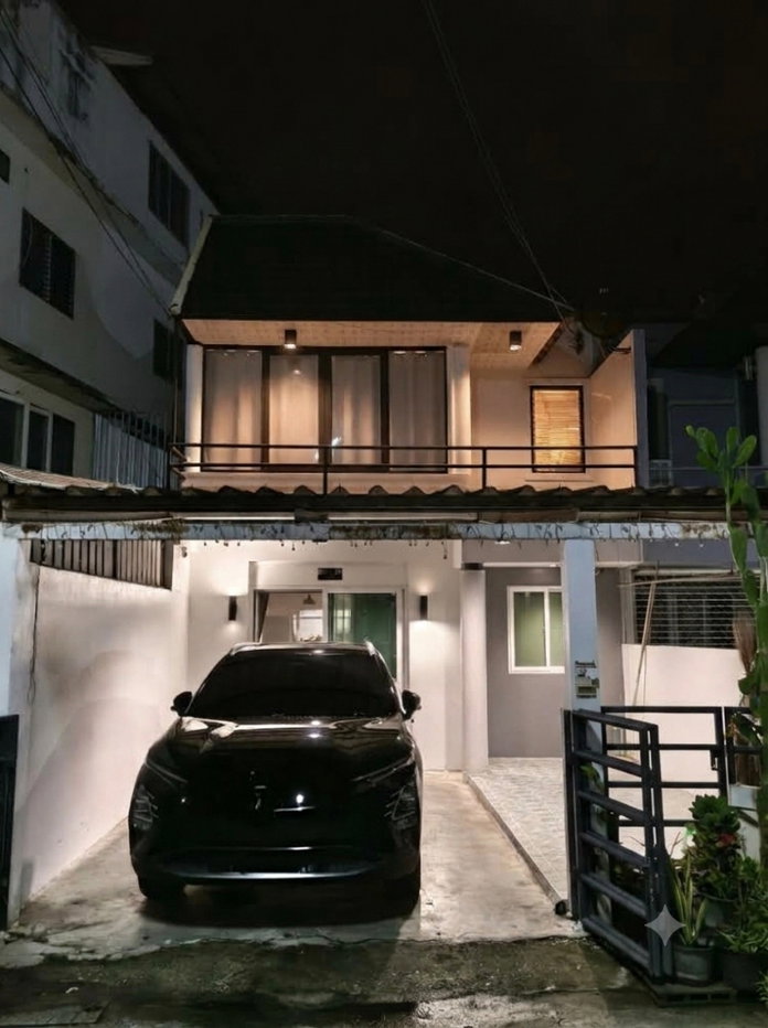 รูป ขายทาวน์เฮ้าส์รีโนเวทพร้อมอยู่ - รูปที่ 2/8