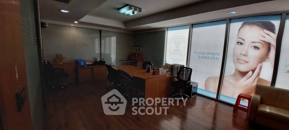picture 10-BR 238 Sqm At Sarin Place Condominium Near BTS Ratchayothin (ID 3322866) - 10/12