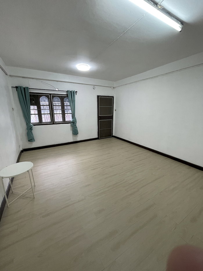 รูป  🏢 [17,000 บาท] ให้เช่า ทาวน์เฮาส์ 3 ชั้น 4 ห้องนอน 2 ห้องน้ำ  - รูปที่ 7/10