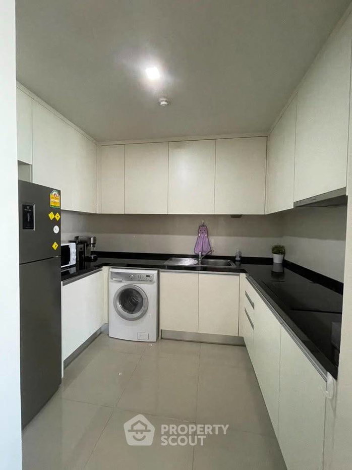 picture 200m To BTS Phloen Chit | 2-BR O2 Hip Condominium (ID 3322811) - 8/10