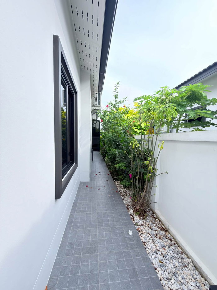 รูป บ้านเดี่ยวซอยสยามคันทรี่คลับ ใกล้อ่างเก็บน้ำมาบประชัน ทรงโมเดิร์นทันสมัย 3ห้องนอน 2ห้องน้ำ - รูปที่ 11/42