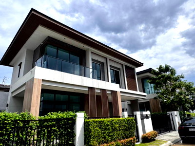 บ้านเดี่ยว นิคมบางชัน : ขายบ้านเดี่ยวใหม่มากซื้อไม่ถึงปี Bangkok Boulevard รามคำแหง-วงแหวน 54.2 ตร.ว 4 นอน 4 น้ำ 2 ที่จอดรถ พร้อม Build-in ภายใน