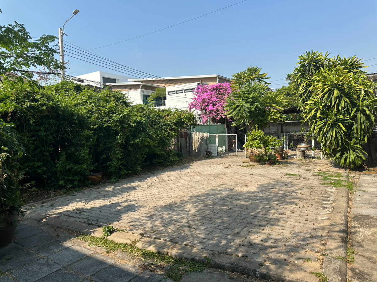 picture Single house for sale in Rama 9 - Ramkhamhaeng - 2/5