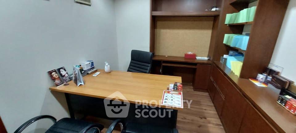 picture 10-BR 238 Sqm At Sarin Place Condominium Near BTS Ratchayothin (ID 3322866) - 5/12