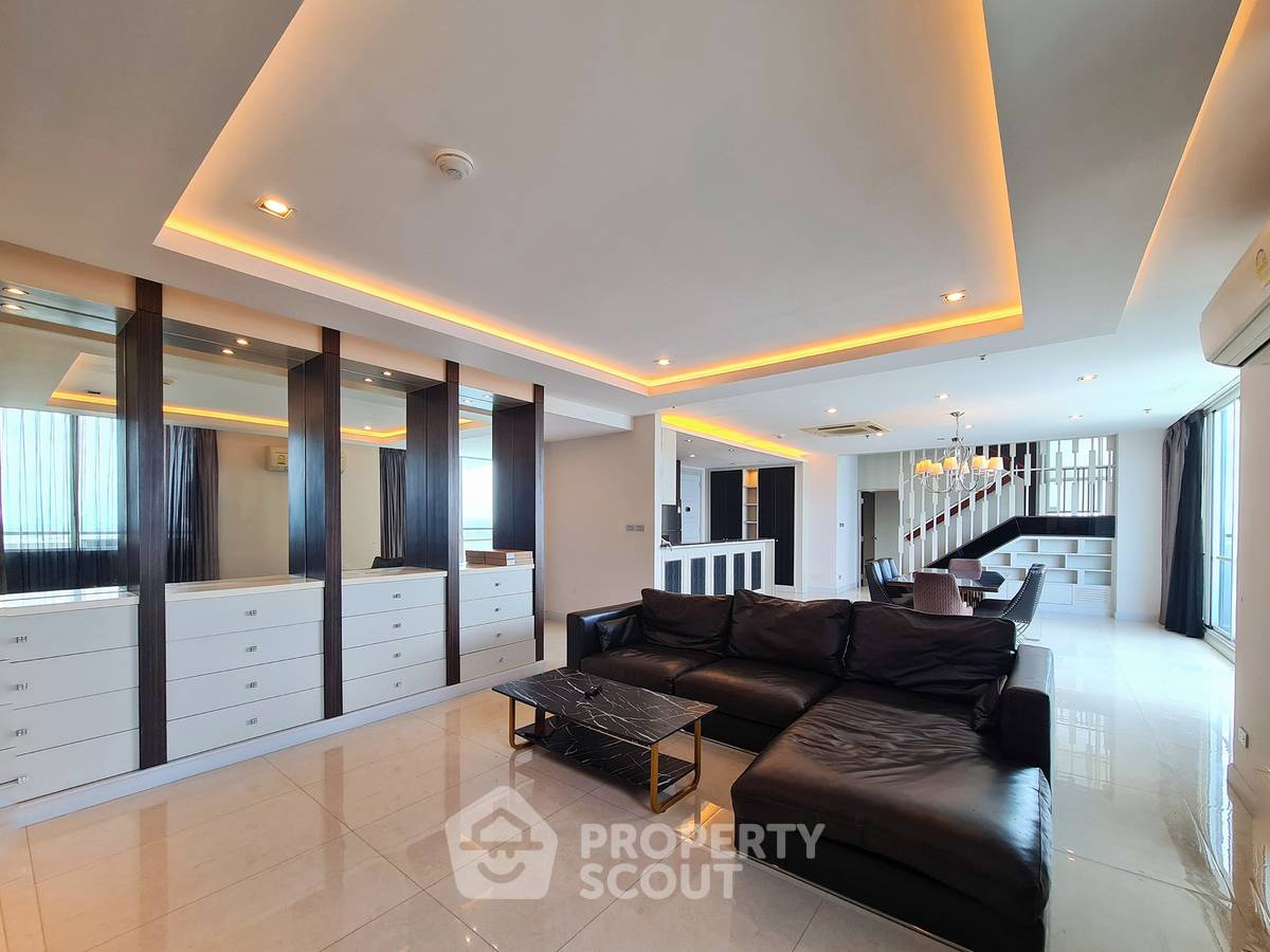 picture 300 Sqm 3-BR Condo At The Fourwings Residence (ID 3173186) - 9/34