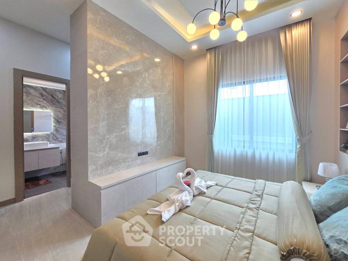 picture 4-BR Villa close to East Pattaya (ID 3314723) - 18/37