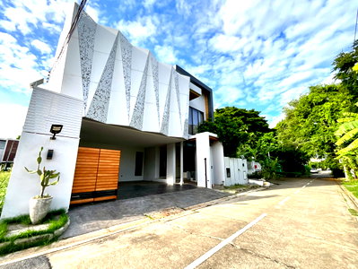 บ้านเดี่ยว ถนนนวมินทร์ : บ้านหรูสร้างเอง รามอินทรา 57 เนื้อที่ 109 ตารางวา ใกล้รถไฟฟ้ารามอินทรา58 เพียง 200 เมตร