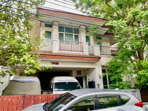 ขายด่วน บ้านฟ้ากรีนพาร์ค ซอยลาดพร้าว 101, 60 ตร.ว. 172 ตร.ม. พร้อมออฟฟิศ 2 ชั้น