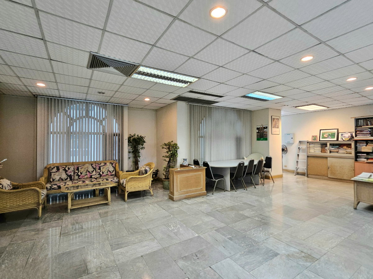 picture Office for sale at Royal Castle Pattanakarn Condominium - 3/16