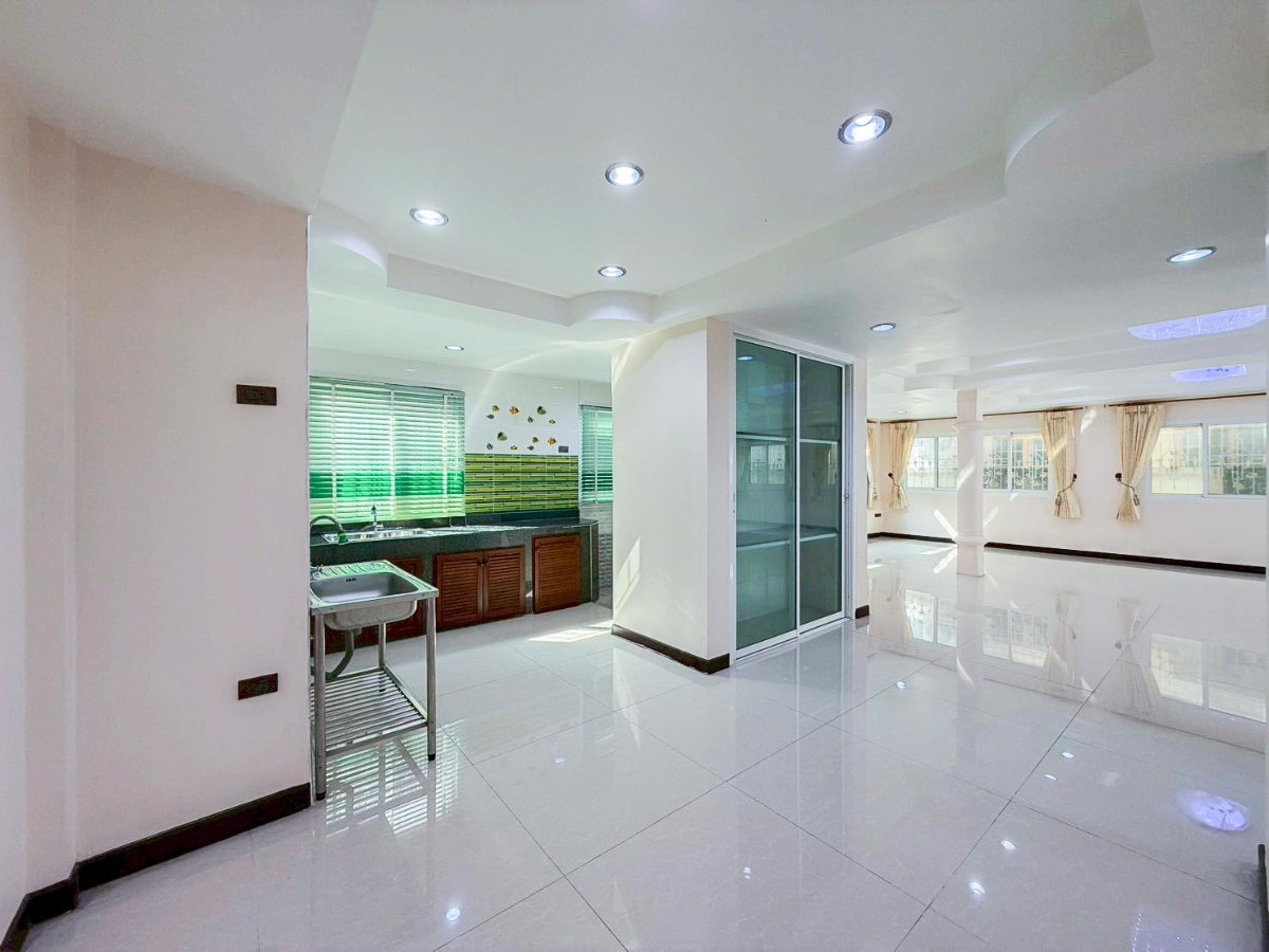 รูป ขาย บ้านเดี่ยว 2 ชั้น หมู่บ้านชลลดา สายไหม 34 56 ตรว - รูปที่ 11/21