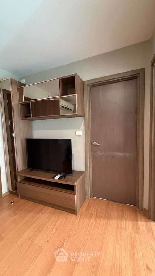picture 27th-Floor 1-BR Condo At The Base Sukhumvit 77 Near BTS On Nut (ID 3326333) - 2/8