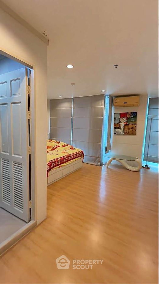 picture 2-BR Condo at Sukhumvit Living Town near MRT Phetchaburi (ID 3325966) - 8/12
