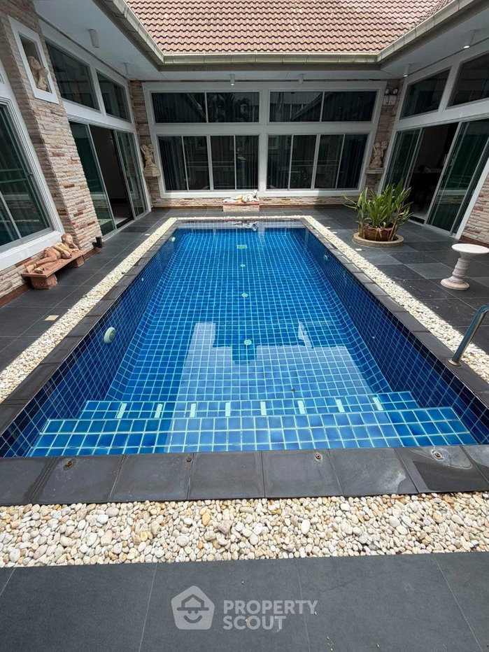 รูป วิลล่า 4 ห้องนอน พื้นที่ 800 ตร.ม. ทำเลพระตำหนัก (ID 3314706) - รูปที่ 2/18
