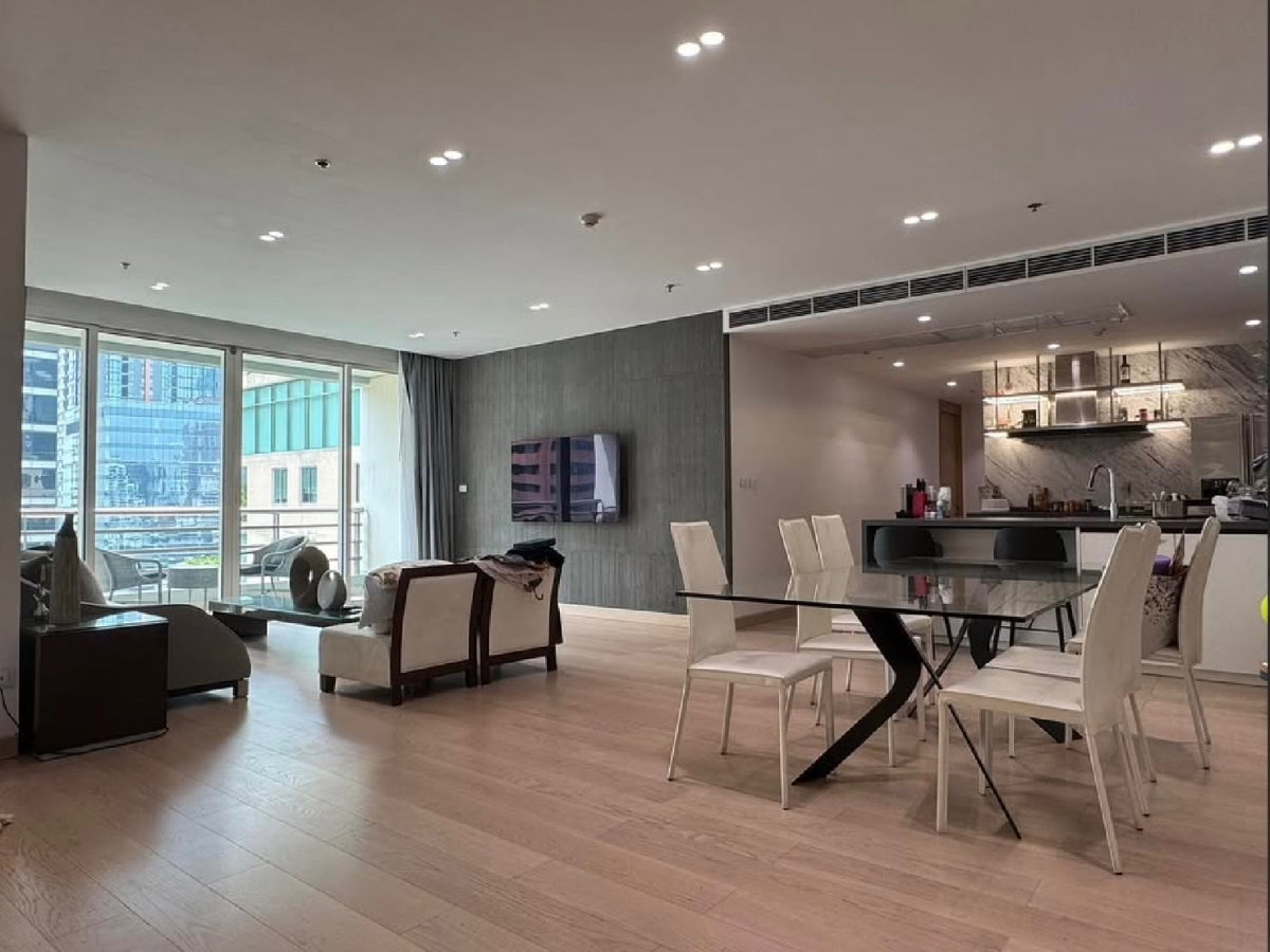 รูป ให้เช่า คอนโดหรู The Royal Saladaeng, 210 ตรม, ชั้น 11 * FULLY FURNISHED* อนุญาตสัตว์เลี้ยง - รูปที่ 11/25