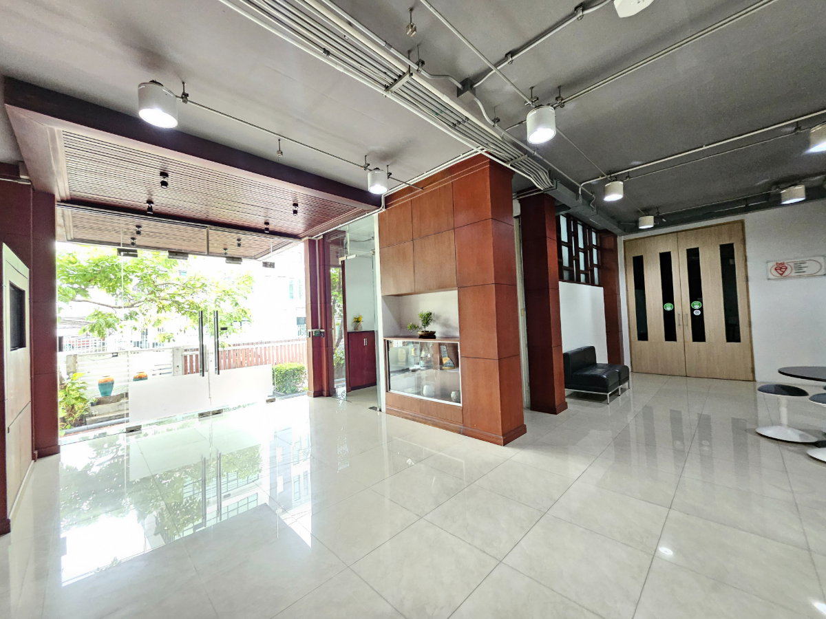 รูป ขายออฟฟิศ 4.5 ชั้น พระราม 9 ซอย 57/1 พื้นที่ดิน 187 ตร.วา พื้นที่ใช้สอย 1,063 ตร.ม. ใกล้ Airport Link หัวหมาก ราคา 75 ล้านบาท - รูปที่ 9/20