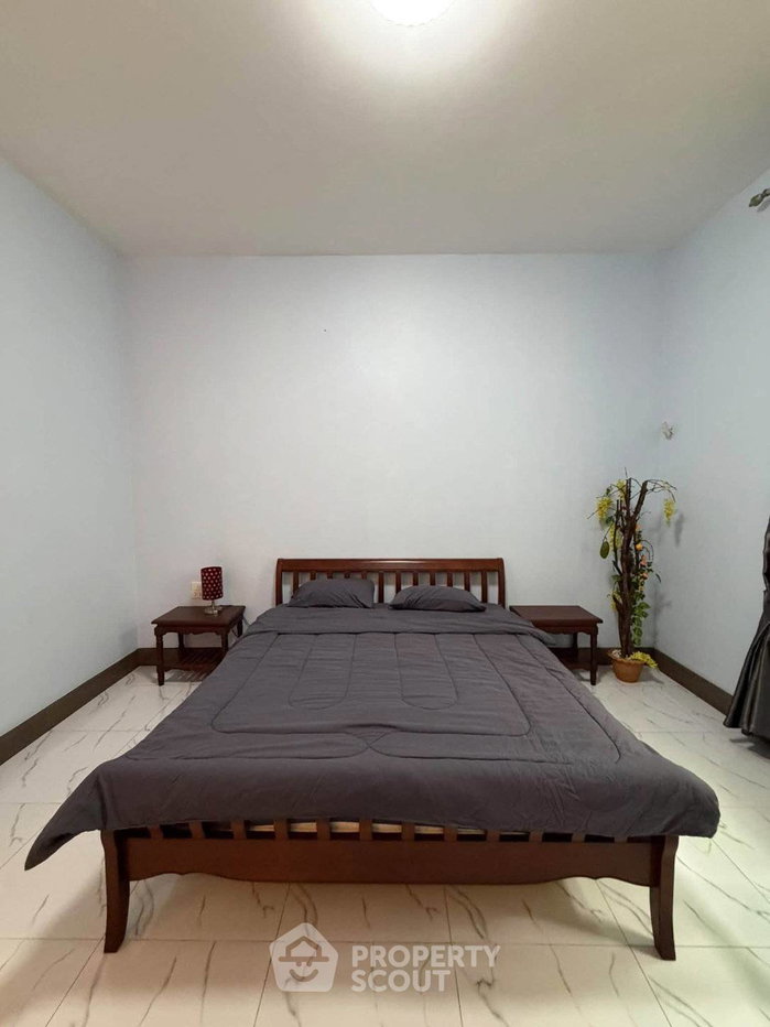 รูป วิลล่า 4 ห้องนอน พื้นที่ 800 ตร.ม. ทำเลพระตำหนัก (ID 3314706) - รูปที่ 7/18