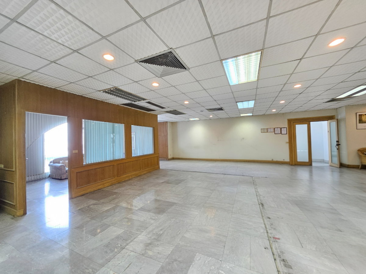 picture Office for sale at Royal Castle Pattanakarn Condominium - 9/16